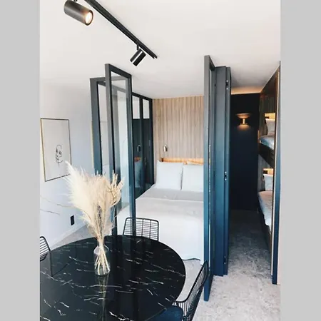 アパート Wonderful Architect Designed Flat With Sea View
