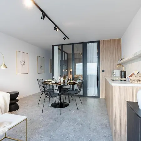 Wonderful Architect Designed Flat With Sea View オステンド